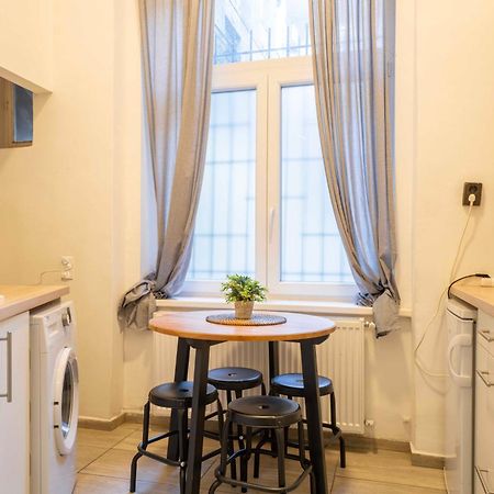 Lovely Apartment In Party Street Ka10 بودابست المظهر الخارجي الصورة